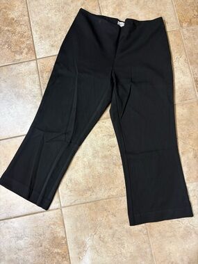 ▪️Cache Black Cropped Pants with Front Zipper Detail